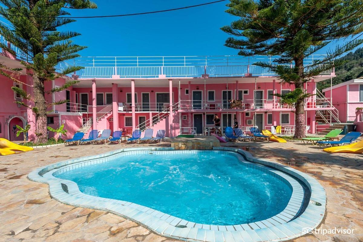 Pink Palace Beach Resort Агиос-Гордиос Экстерьер фото