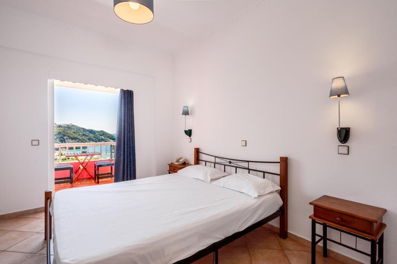 Pink Palace Beach Resort Агиос-Гордиос Экстерьер фото