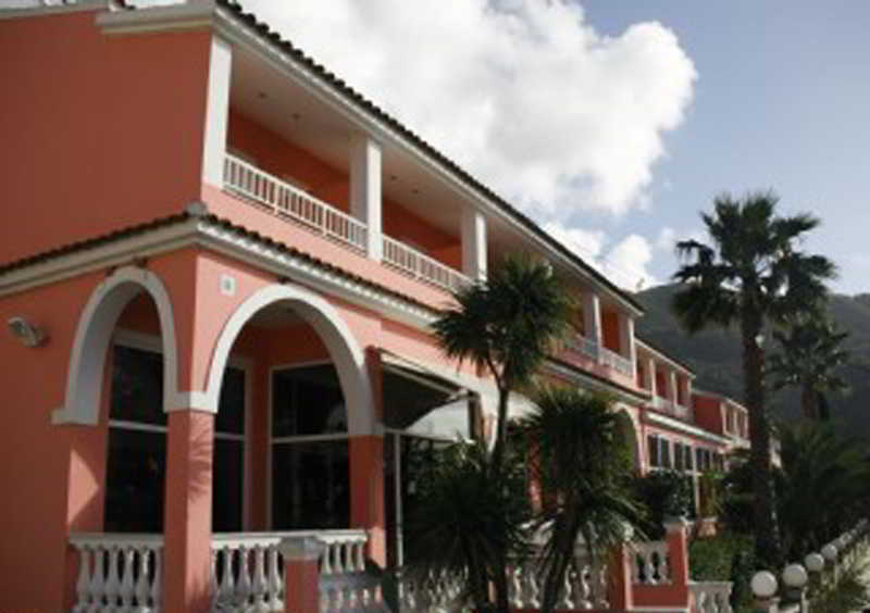 Pink Palace Beach Resort Агиос-Гордиос Экстерьер фото