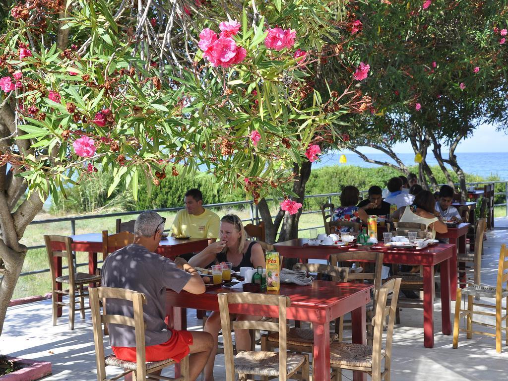 Pink Palace Beach Resort Агиос-Гордиос Экстерьер фото